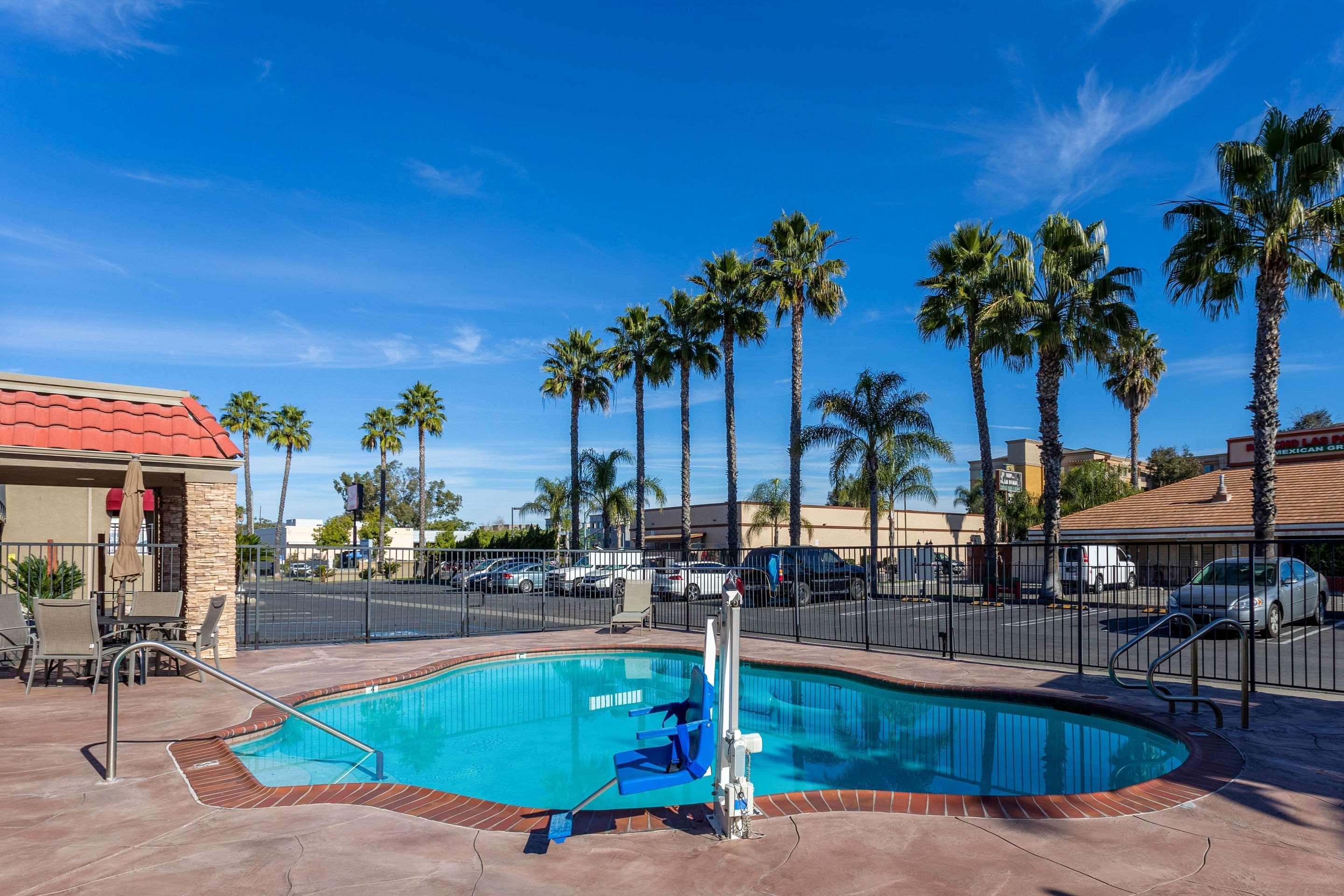 Econo Lodge Inn&Suites Escondido Downtown Exterior foto