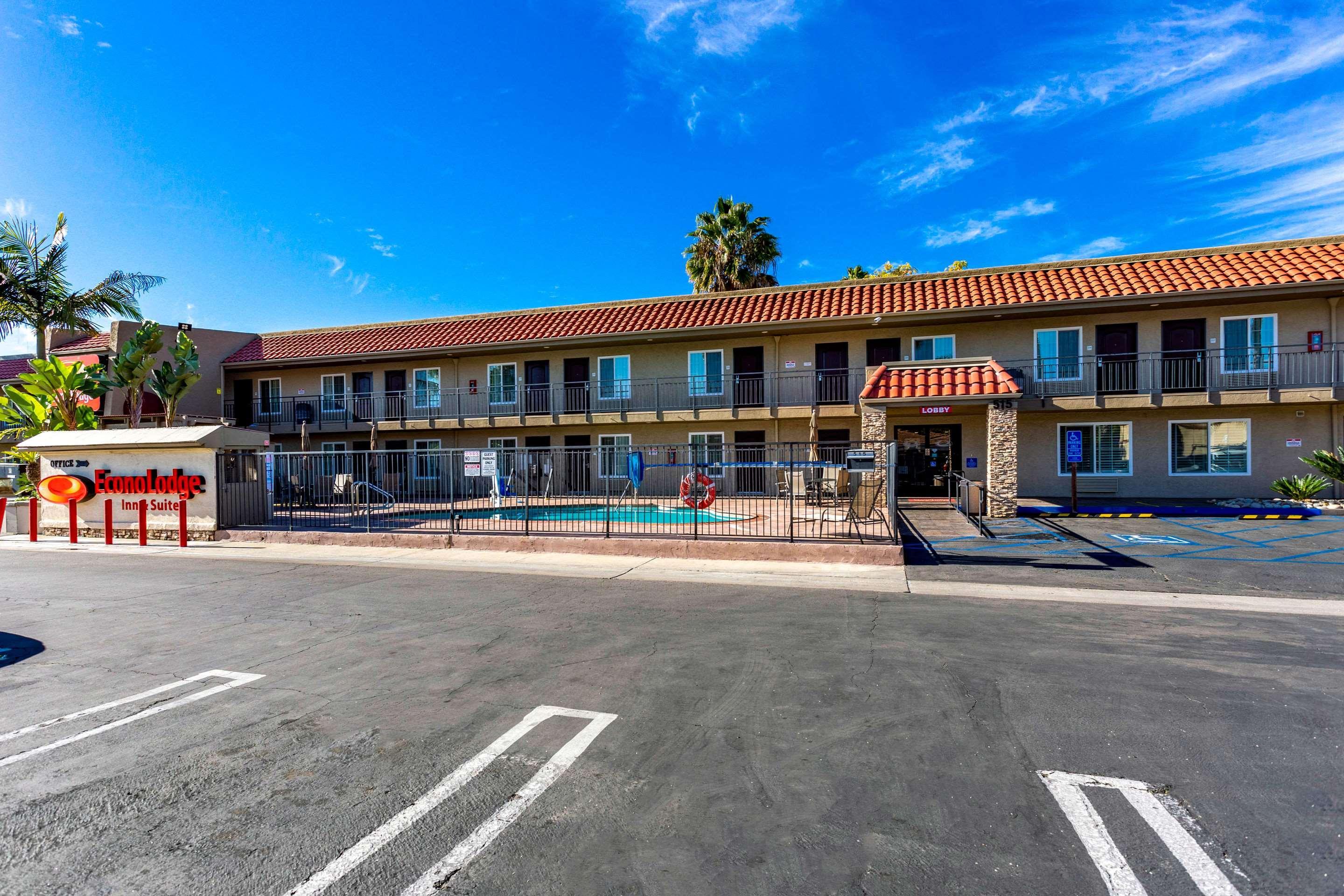 Econo Lodge Inn&Suites Escondido Downtown Exterior foto