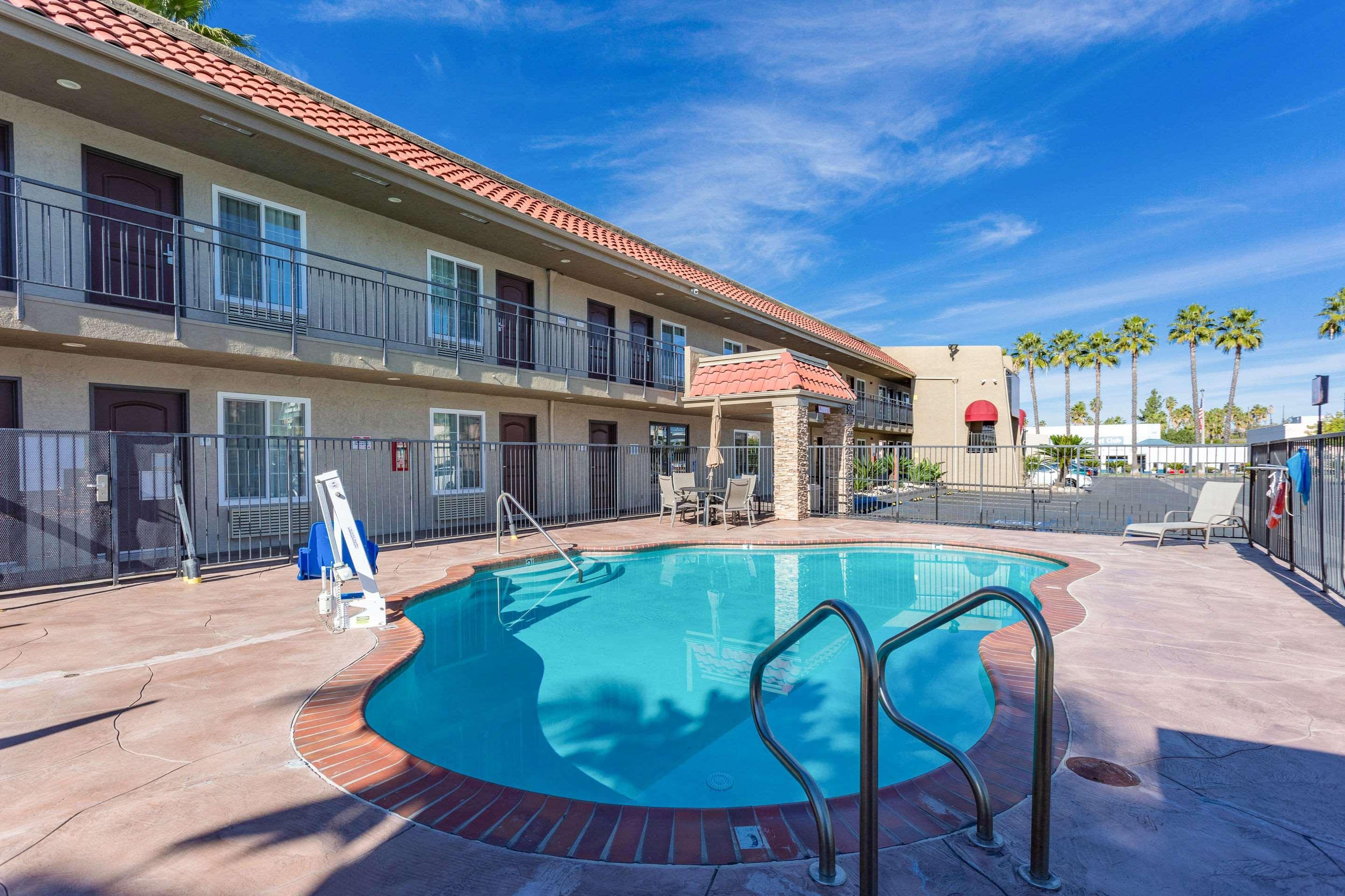 Econo Lodge Inn&Suites Escondido Downtown Exterior foto